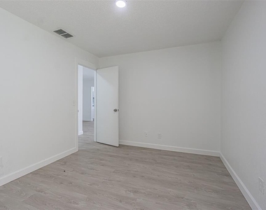 8432 Camden Street - Photo Thumbnail 15