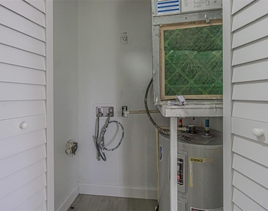 8432 Camden Street - Photo Thumbnail 17