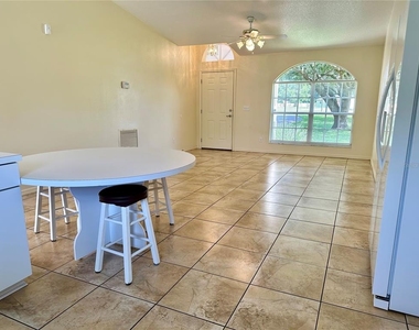 4416 Redcoat Drive - Photo Thumbnail 8