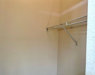 4416 Redcoat Drive - Photo Thumbnail 19