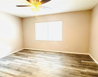 5508 Pokeweed Court - Photo Thumbnail 13
