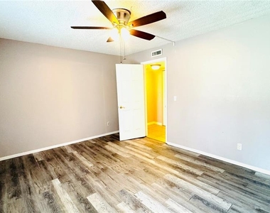 5508 Pokeweed Court - Photo Thumbnail 14