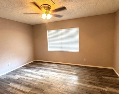 5508 Pokeweed Court - Photo Thumbnail 12