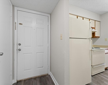 8641 Fancy Finch Drive - Photo Thumbnail 17