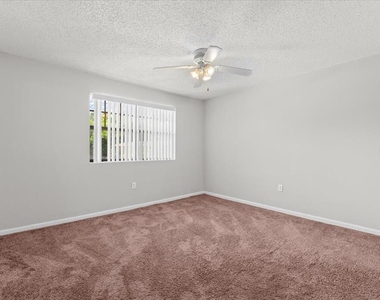 12407 Oak Cedar Place - Photo Thumbnail 15