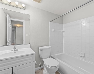 12407 Oak Cedar Place - Photo Thumbnail 13