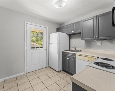 12407 Oak Cedar Place - Photo Thumbnail 7