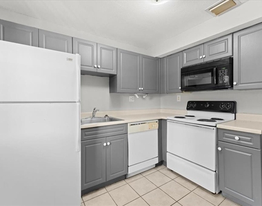 12407 Oak Cedar Place - Photo Thumbnail 3