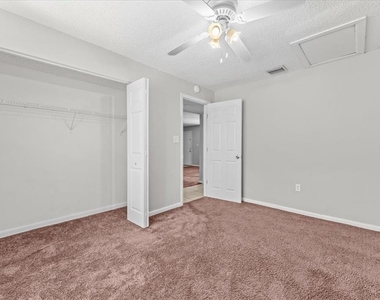 12407 Oak Cedar Place - Photo Thumbnail 12
