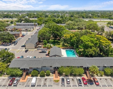 12407 Oak Cedar Place - Photo Thumbnail 20