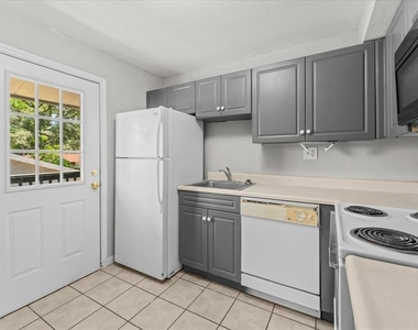 12407 Oak Cedar Place - Photo Thumbnail 2