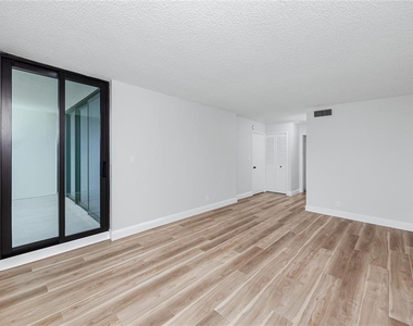 7100 Sunset Way - Photo Thumbnail 19