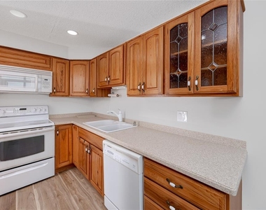 7100 Sunset Way - Photo Thumbnail 9