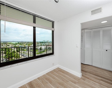 7100 Sunset Way - Photo Thumbnail 7