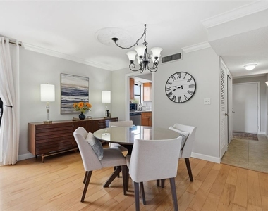 2612 Pearce Drive - Photo Thumbnail 6