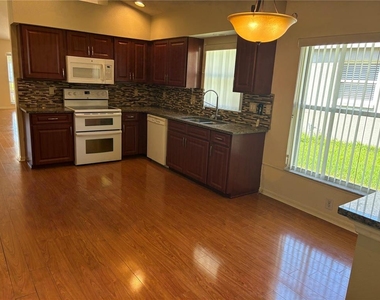924 Ridge Haven Drive - Photo Thumbnail 3