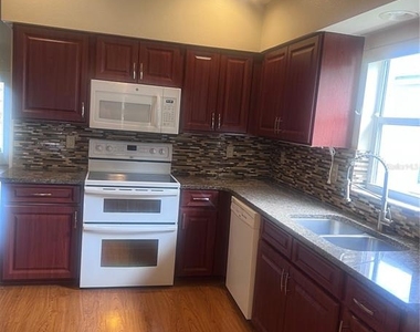 924 Ridge Haven Drive - Photo Thumbnail 4