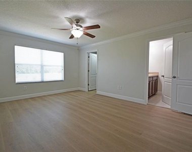 11925 Greengate Drive - Photo Thumbnail 26