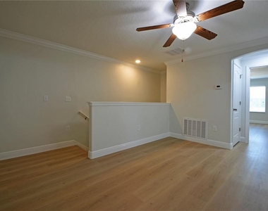 11925 Greengate Drive - Photo Thumbnail 24