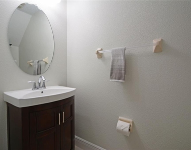 11925 Greengate Drive - Photo Thumbnail 7