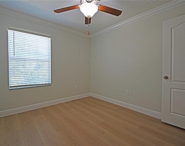 11925 Greengate Drive - Photo Thumbnail 36
