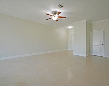 11925 Greengate Drive - Photo Thumbnail 3