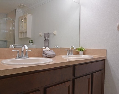 11925 Greengate Drive - Photo Thumbnail 27
