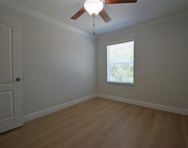 11925 Greengate Drive - Photo Thumbnail 33