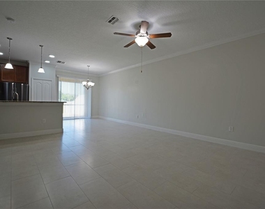 11925 Greengate Drive - Photo Thumbnail 5