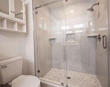 11925 Greengate Drive - Photo Thumbnail 29