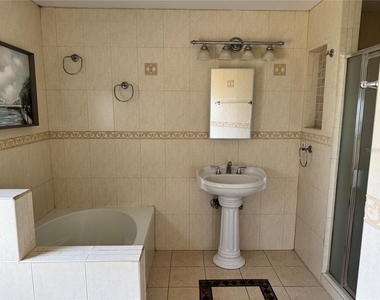 260 Piccolo Way - Photo Thumbnail 9