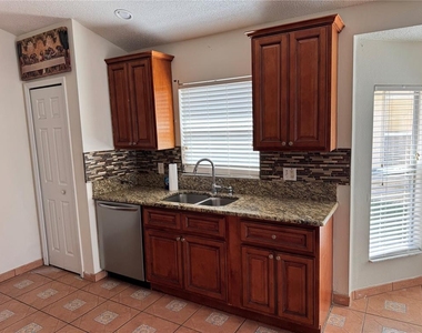 260 Piccolo Way - Photo Thumbnail 13