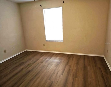 831 Camargo Way - Photo Thumbnail 8