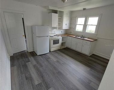 1016 Ne 8th Avenue - Photo Thumbnail 6