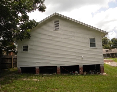 1016 Ne 8th Avenue - Photo Thumbnail 2