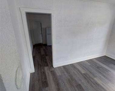 1016 Ne 8th Avenue - Photo Thumbnail 7