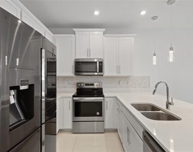 10251 Highline Crest Street - Photo Thumbnail 14