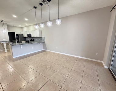 3421 Home Town Lane - Photo Thumbnail 5
