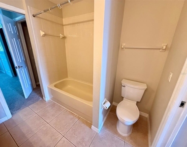 3421 Home Town Lane - Photo Thumbnail 16