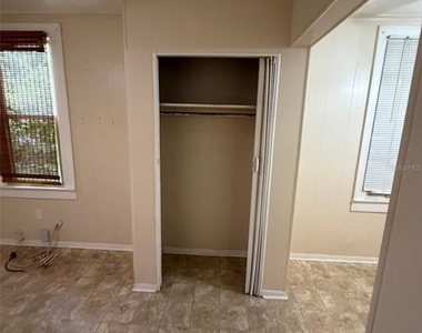 639 E Amelia Street - Photo Thumbnail 9