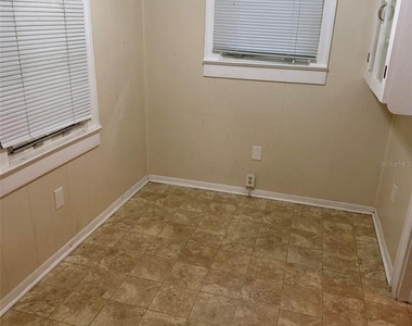 639 E Amelia Street - Photo Thumbnail 8