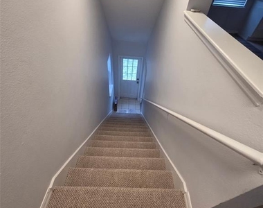 930 Spring Park Loop - Photo Thumbnail 10