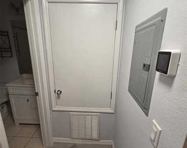 930 Spring Park Loop - Photo Thumbnail 5