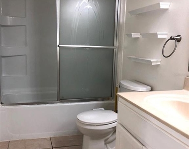 810 E 20th Street - Photo Thumbnail 11