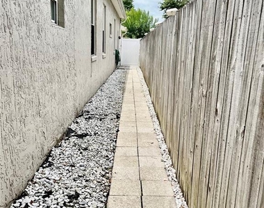 2018 Crosscreek Court - Photo Thumbnail 20