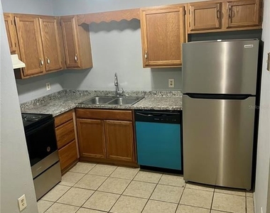 2321 Sw 31st Place - Photo Thumbnail 7