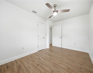 1009 Nebraska Street - Photo Thumbnail 13