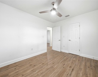 1009 Nebraska Street - Photo Thumbnail 3