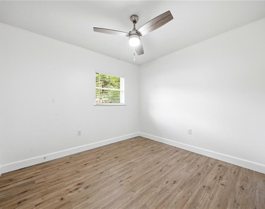 1009 Nebraska Street - Photo Thumbnail 10
