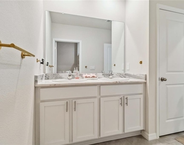 18006 Canopy Place - Photo Thumbnail 11